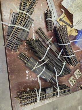 Bundle of Model Train Track Sections: Mixed Straight & Curved Pieces/Wiring+++